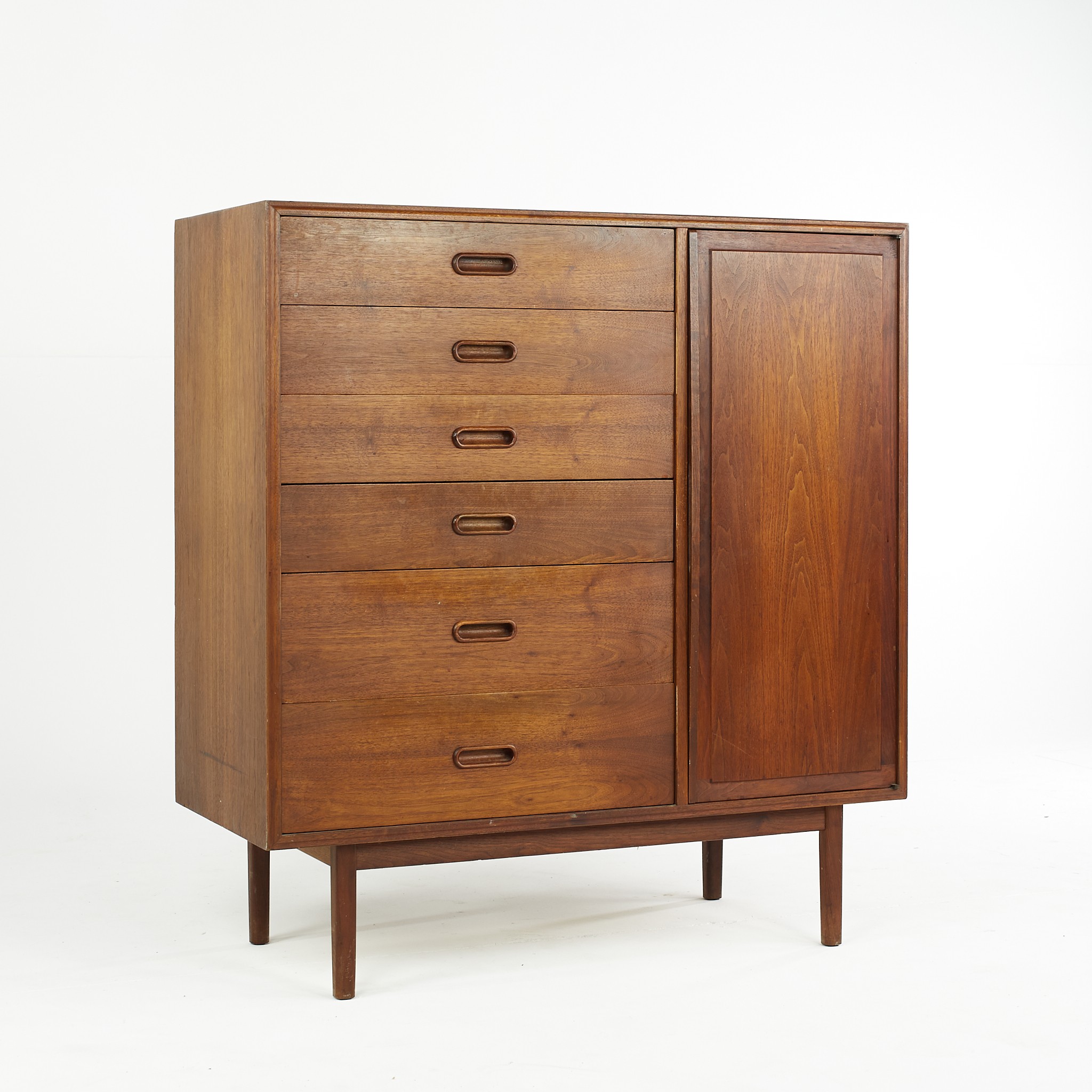 Jack Cartwright for Founders Mid Century Gentleman's Chest