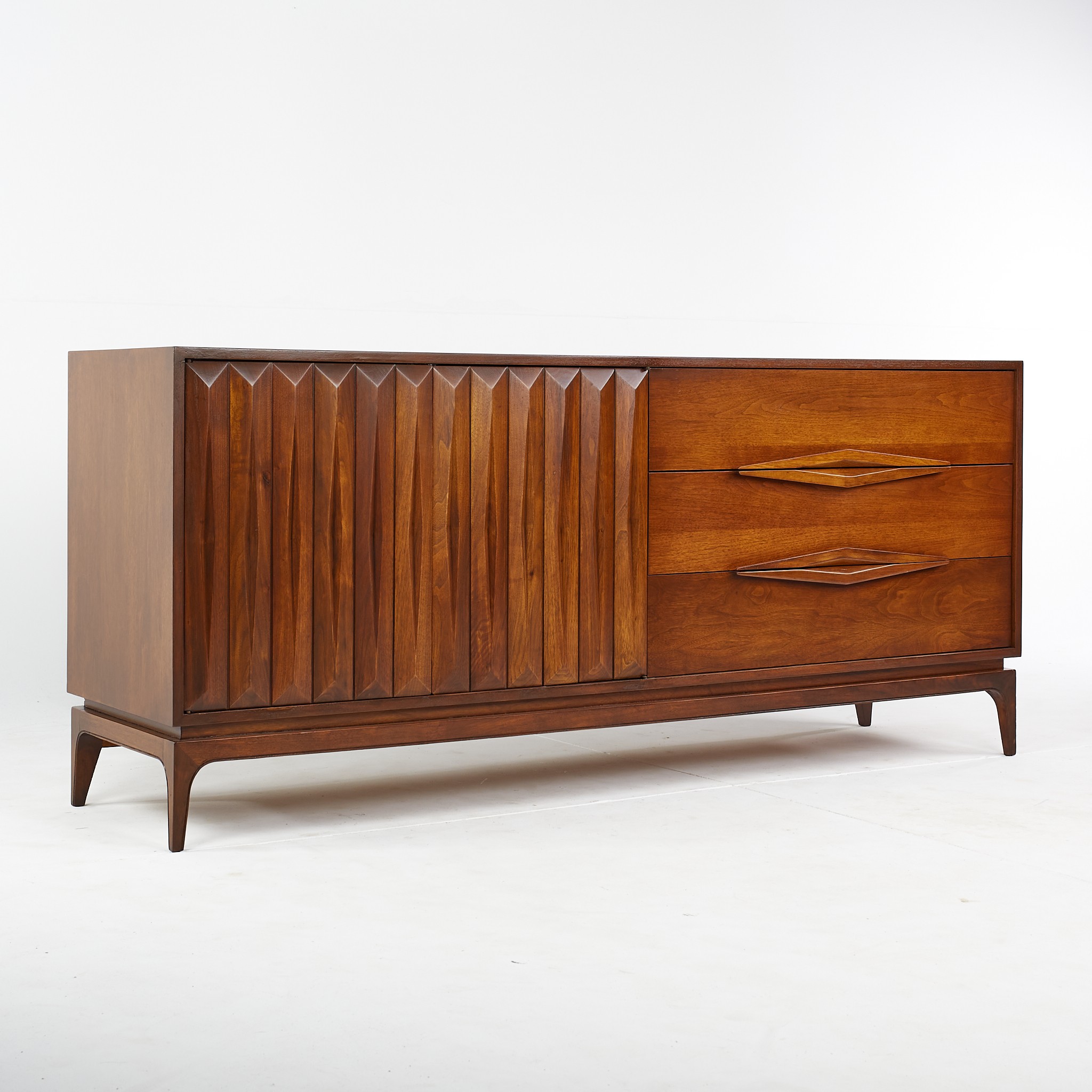 Albert Parvin Style American of Martinsville Mid Century Walnut 6 Drawer Lowboy Dresser