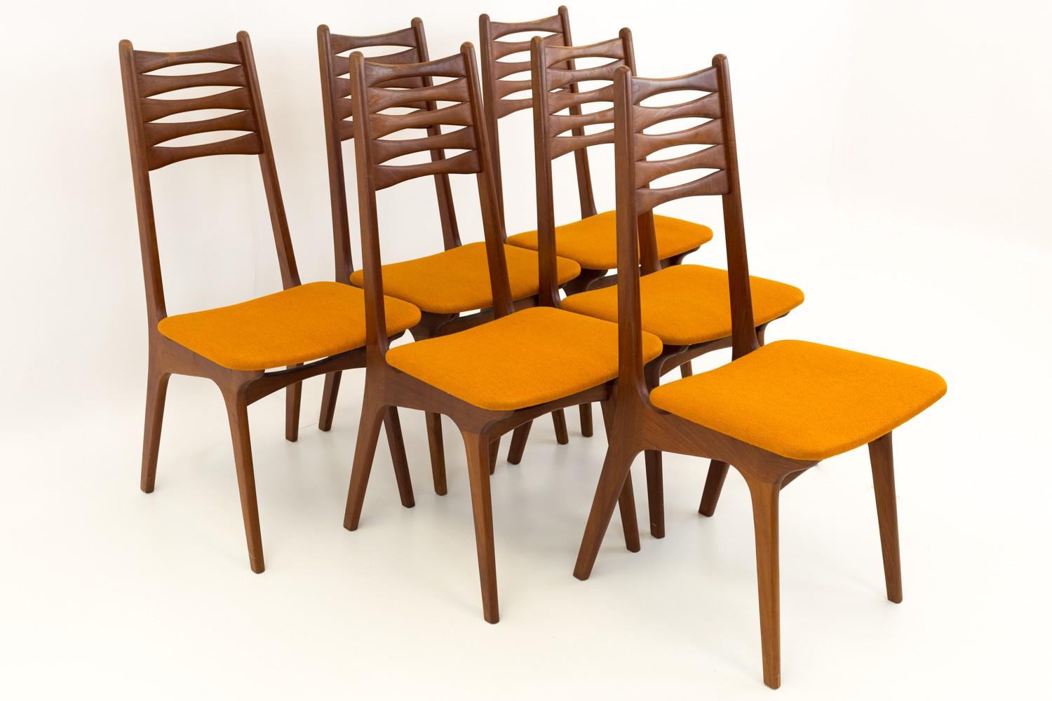 R Huber Niels Koefoeds Hornslet Style Mid Century Teak Bow Tie Ladderback Dining Chairs