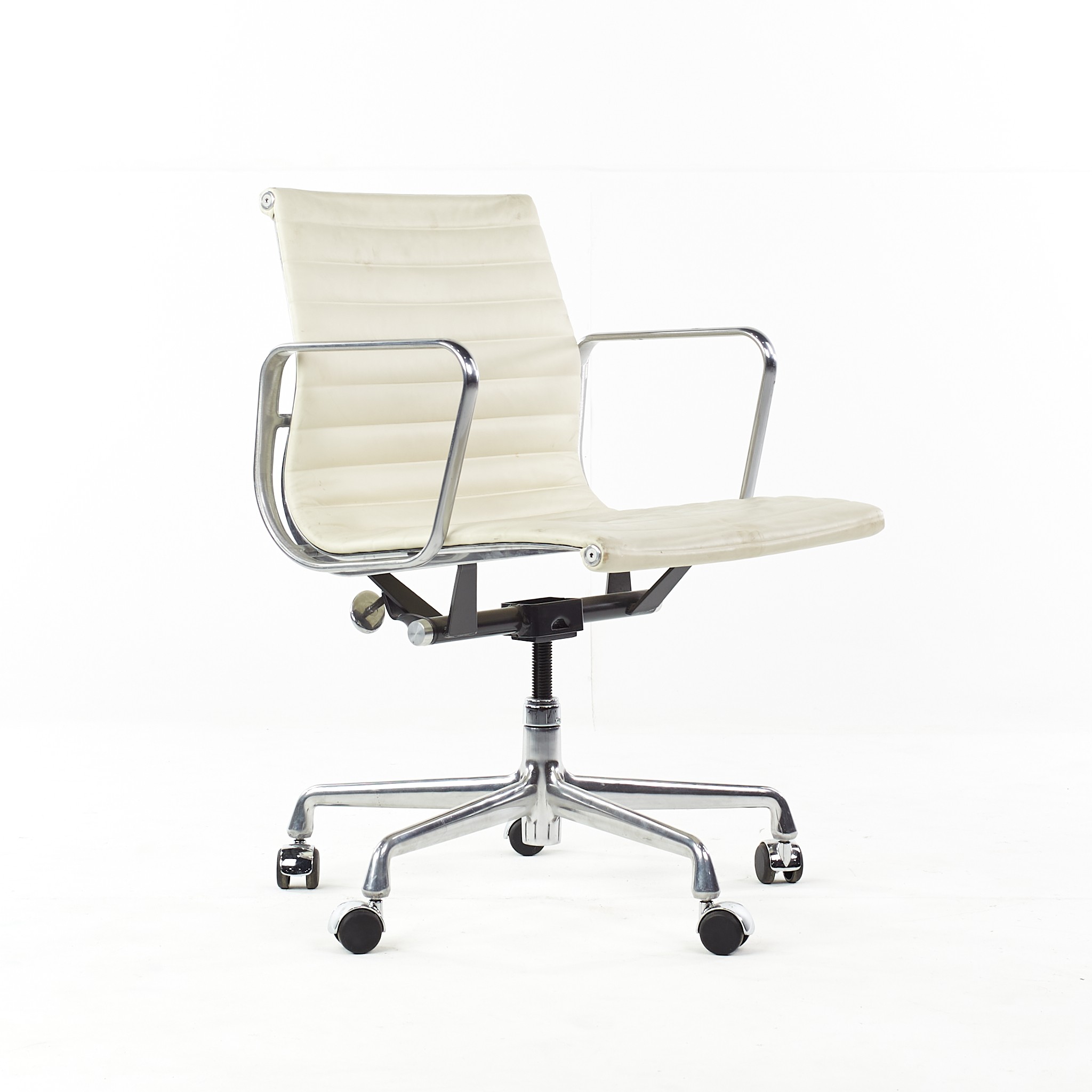 Eames Mid Century White Aluminum Group Desk Chair