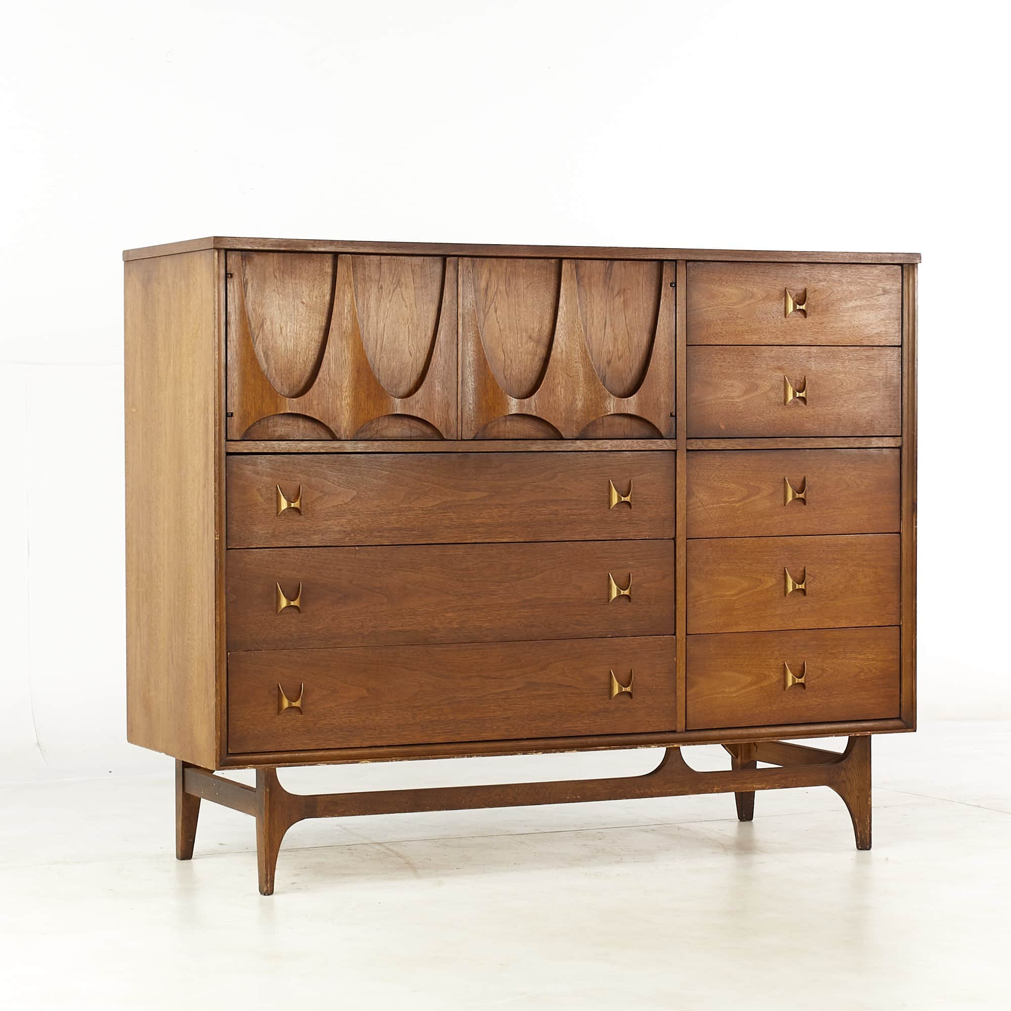 Broyhill Brasilia Mid Century Walnut Magna Dresser