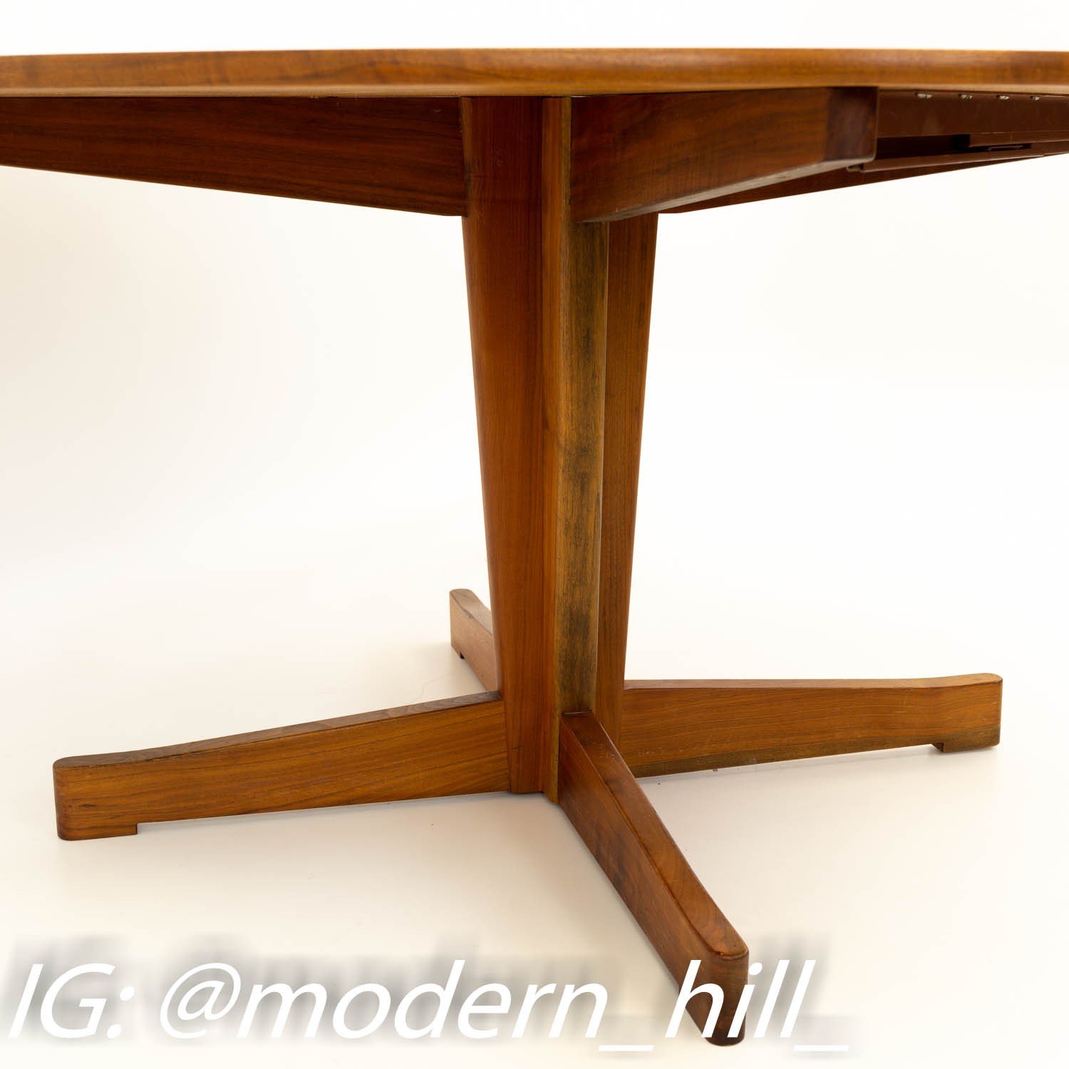 Dillingham Round Expanding Walnut Pedestal Mid Century Dining Table