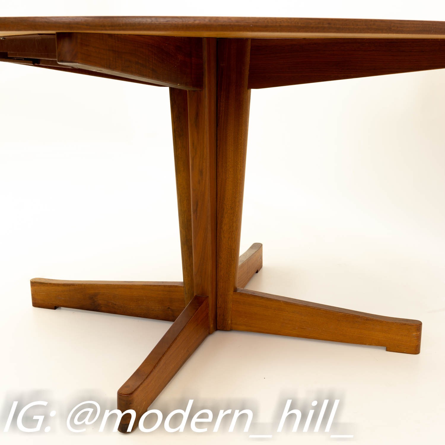 Dillingham Round Expanding Walnut Pedestal Mid Century Dining Table
