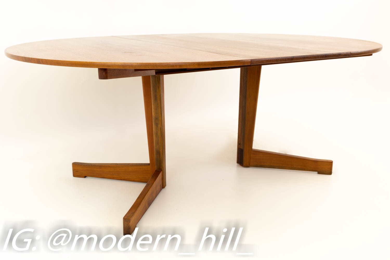 Dillingham Round Expanding Walnut Pedestal Mid Century Dining Table