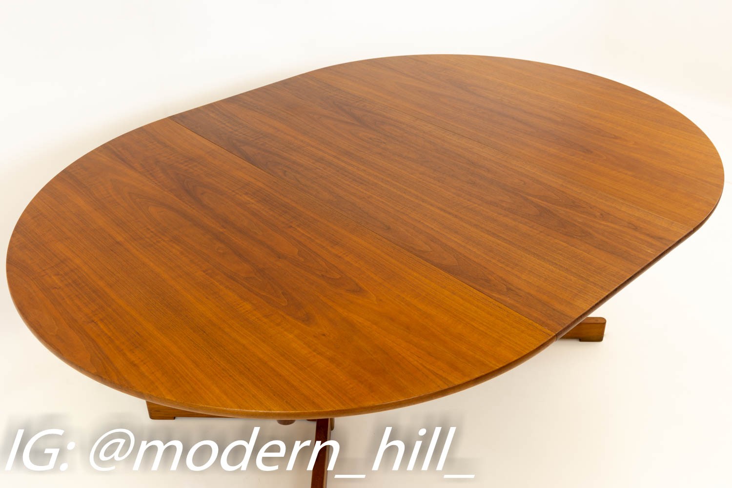Dillingham Round Expanding Walnut Pedestal Mid Century Dining Table