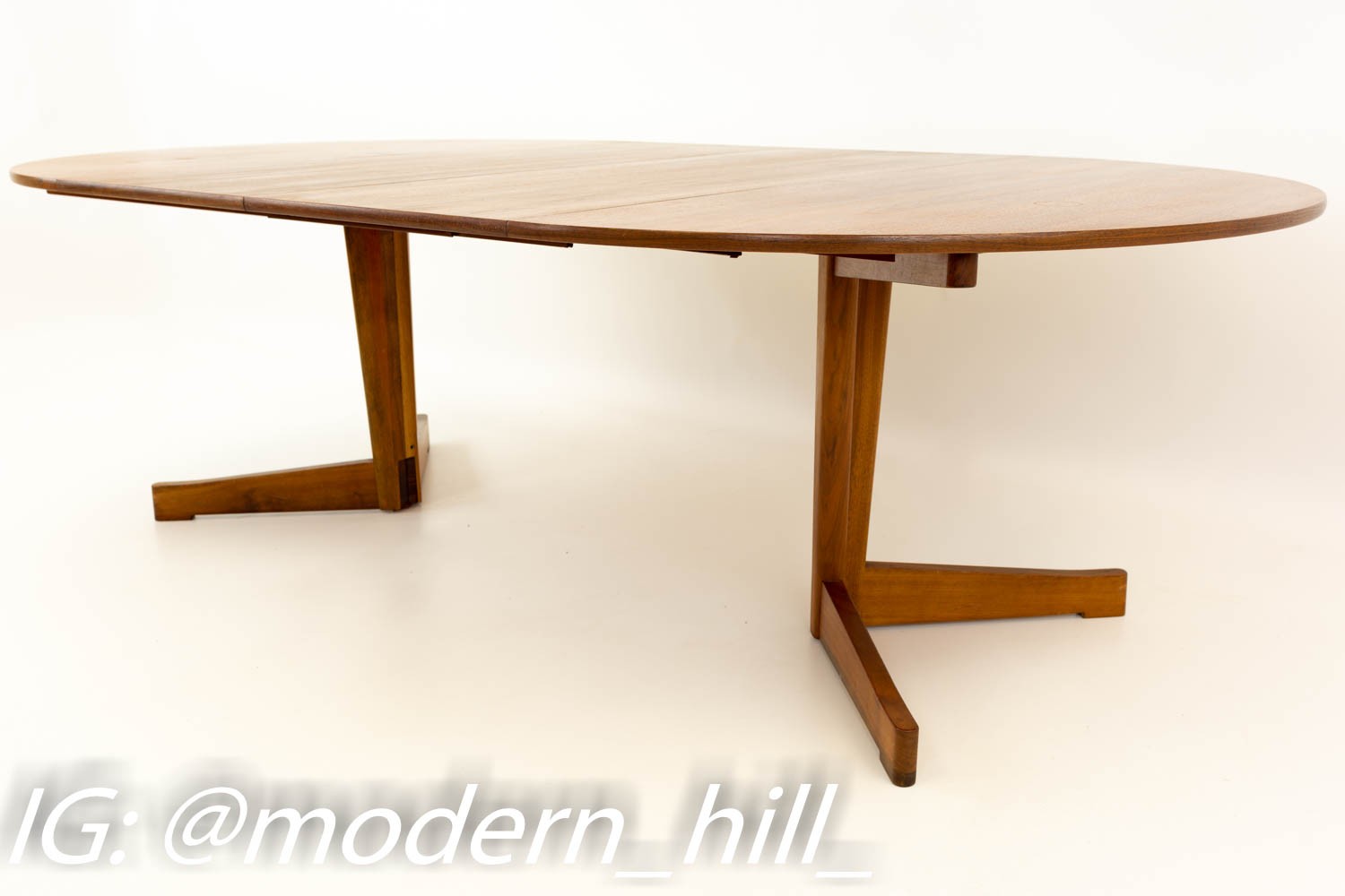 Dillingham Round Expanding Walnut Pedestal Mid Century Dining Table
