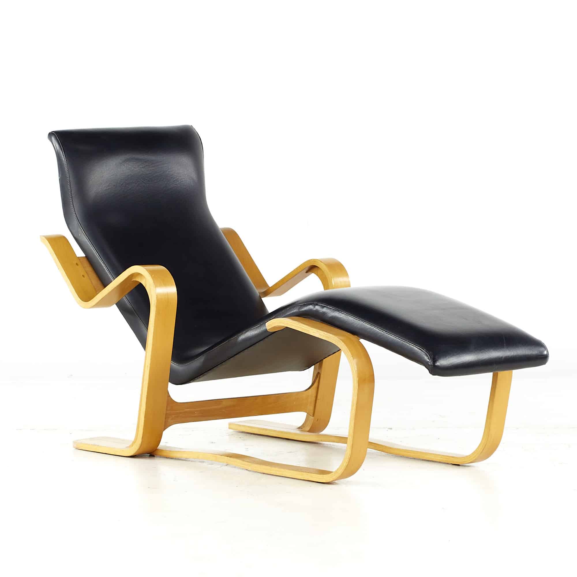 Marcel Breuer Mid Century Bentwood Chaise Lounger