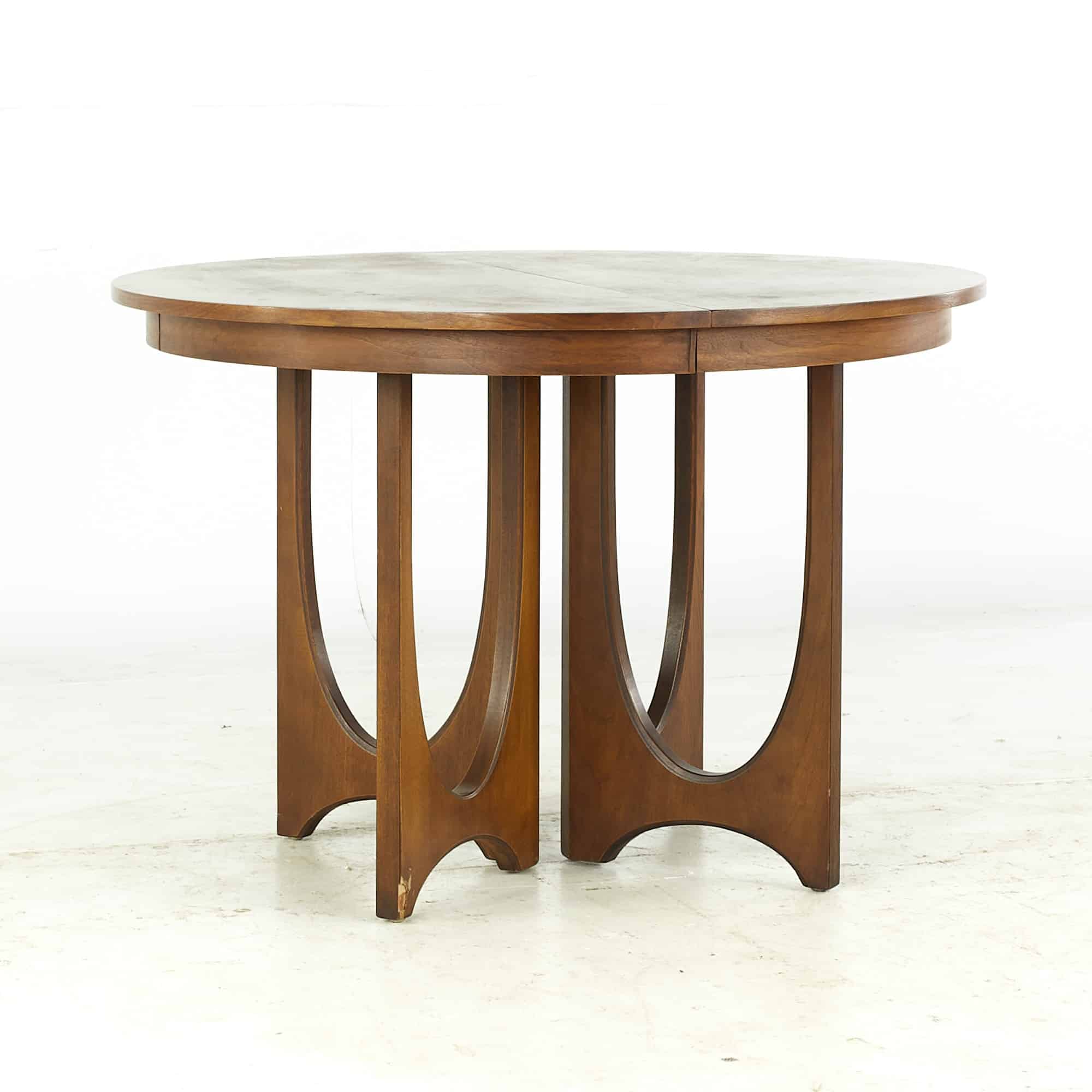 Broyhill Brasilia Mid Century Pedestal Dining Table with 3 Leaves