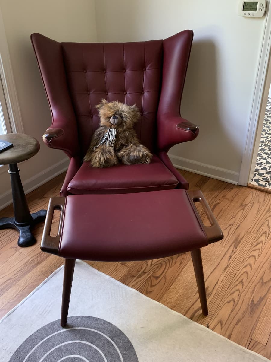 Mid-century-chair-bear