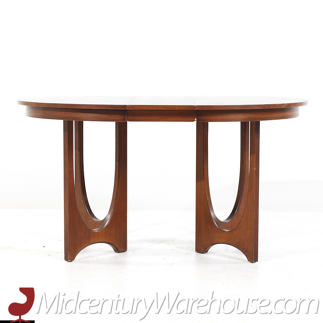 Broyhill Brasilia Walnut Round Pedestal Dining Table with 3 Leaves