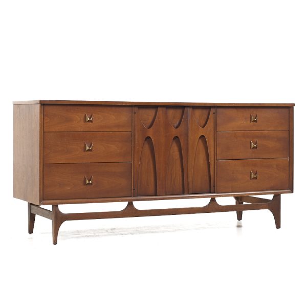 Broyhill Brasilia Mid Century Walnut 9-drawer Dresser