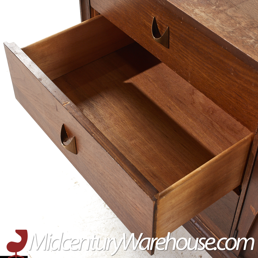 Broyhill Brasilia Mid Century Walnut 9-drawer Dresser