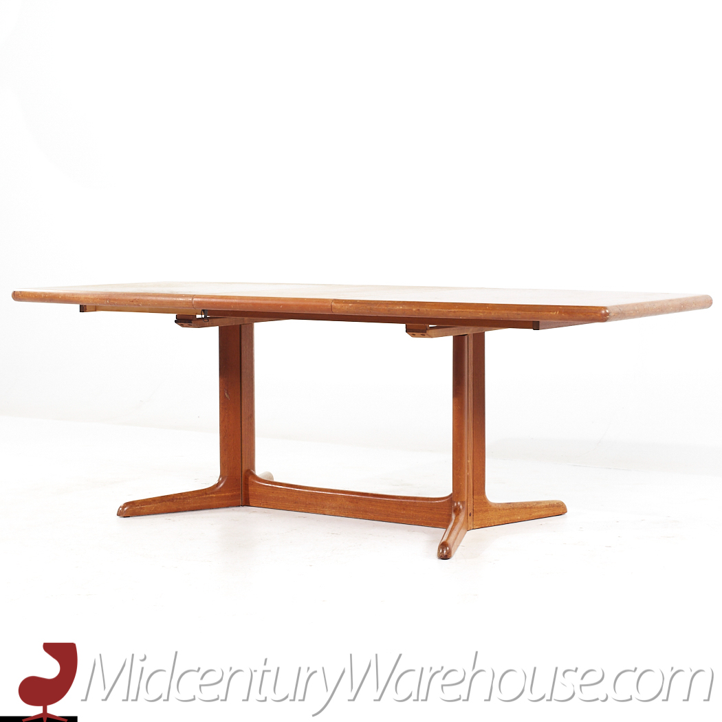 Dyrlund Style Mid Century Danish Teak Expanding Dining Table with 2 Leaves