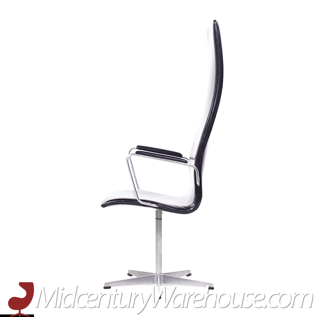 Arne Jacobsen for Fritz Hansen Oxford Mid Century Highback Swivel Chair