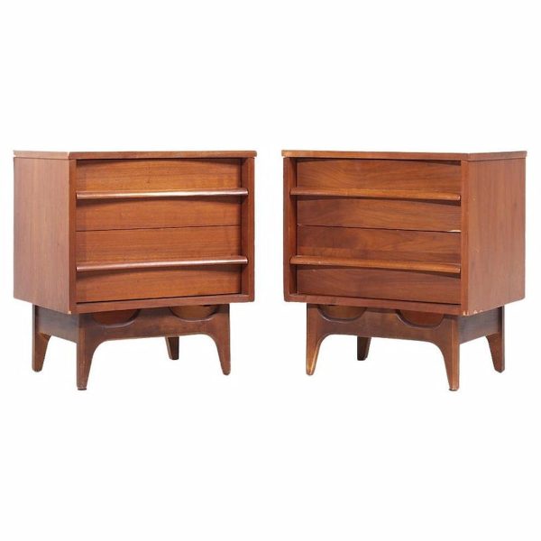 young manufacturing mid century walnut curved front nightstands - pair