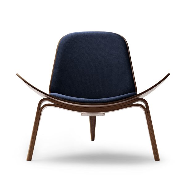 Ch07 Shell Chair by Hans J. Wegner for Carl Hansen