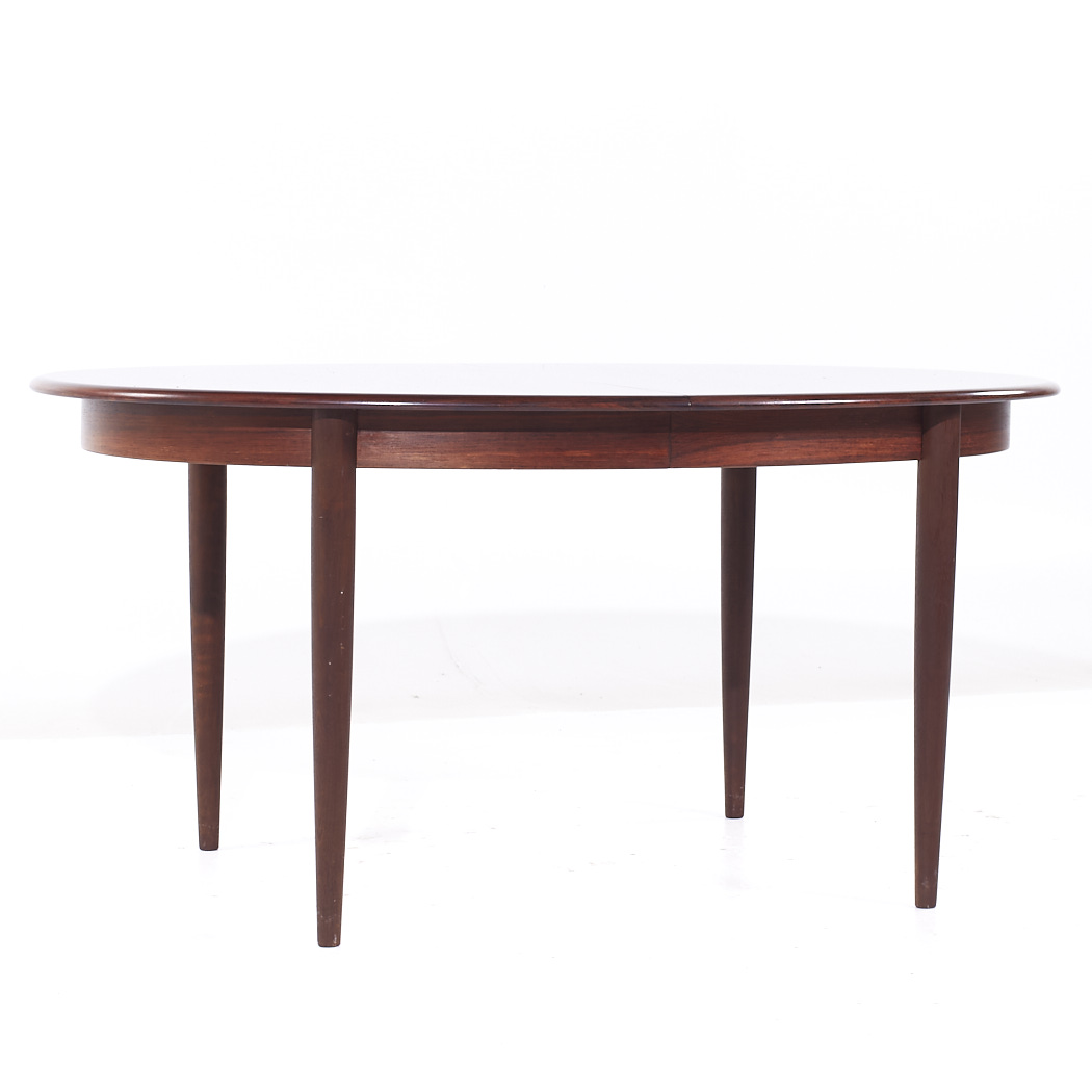 Gudme Møbelfabrik Mid Century Danish Rosewood Expanding Dining Table with 2 Leaves