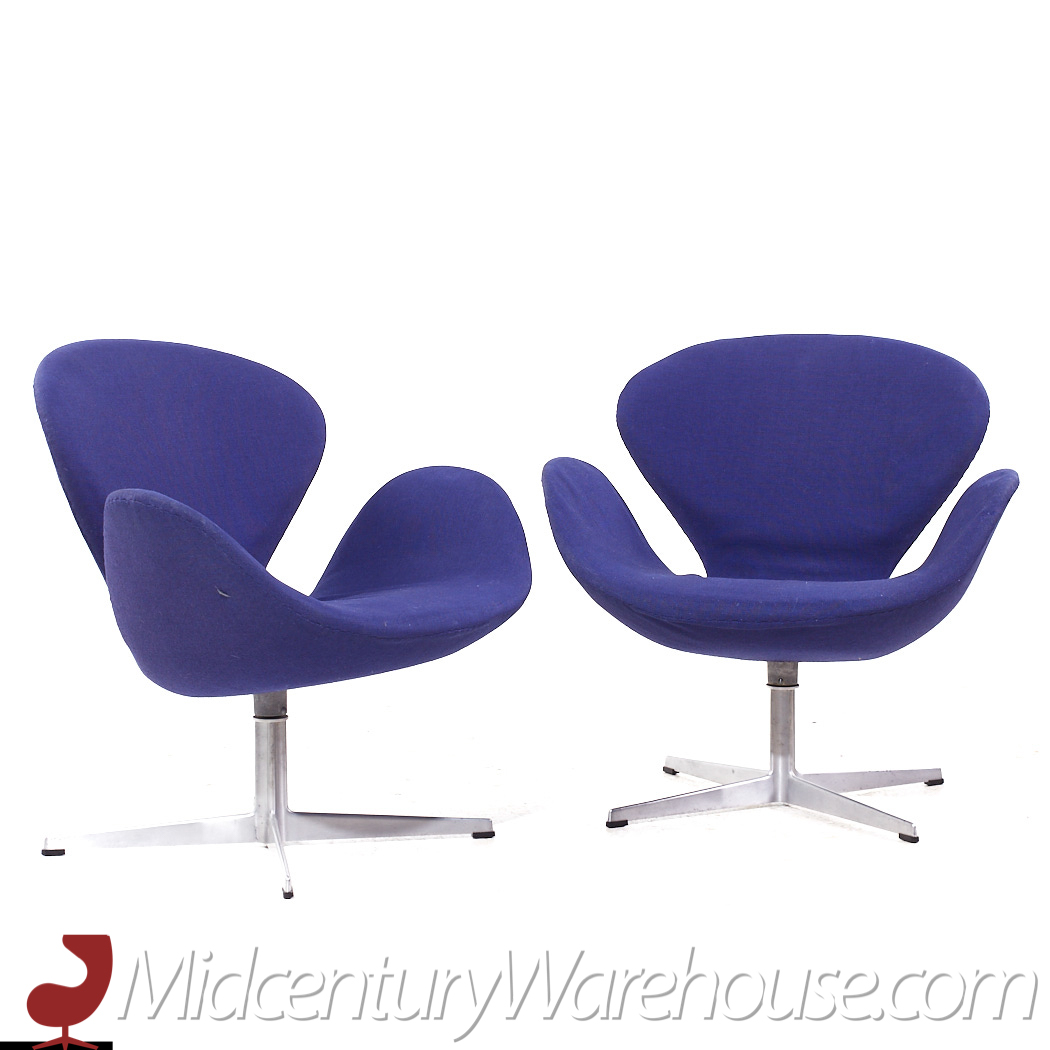 Arne Jacobsen for Fritz Hansen Mid Century Swan Chairs - Pair