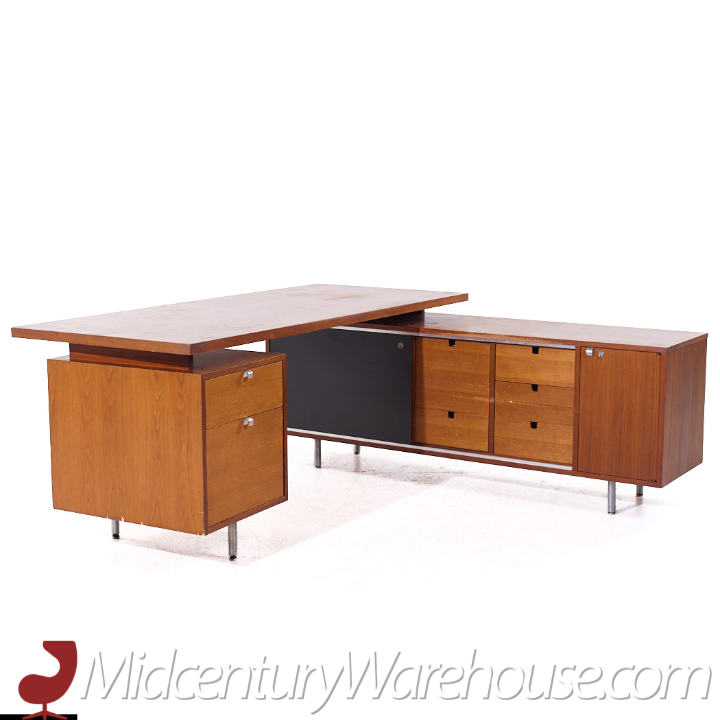 George Nelson for Herman Miller 9000 Series Mid Century Walnut Executive Corner Desk with Return