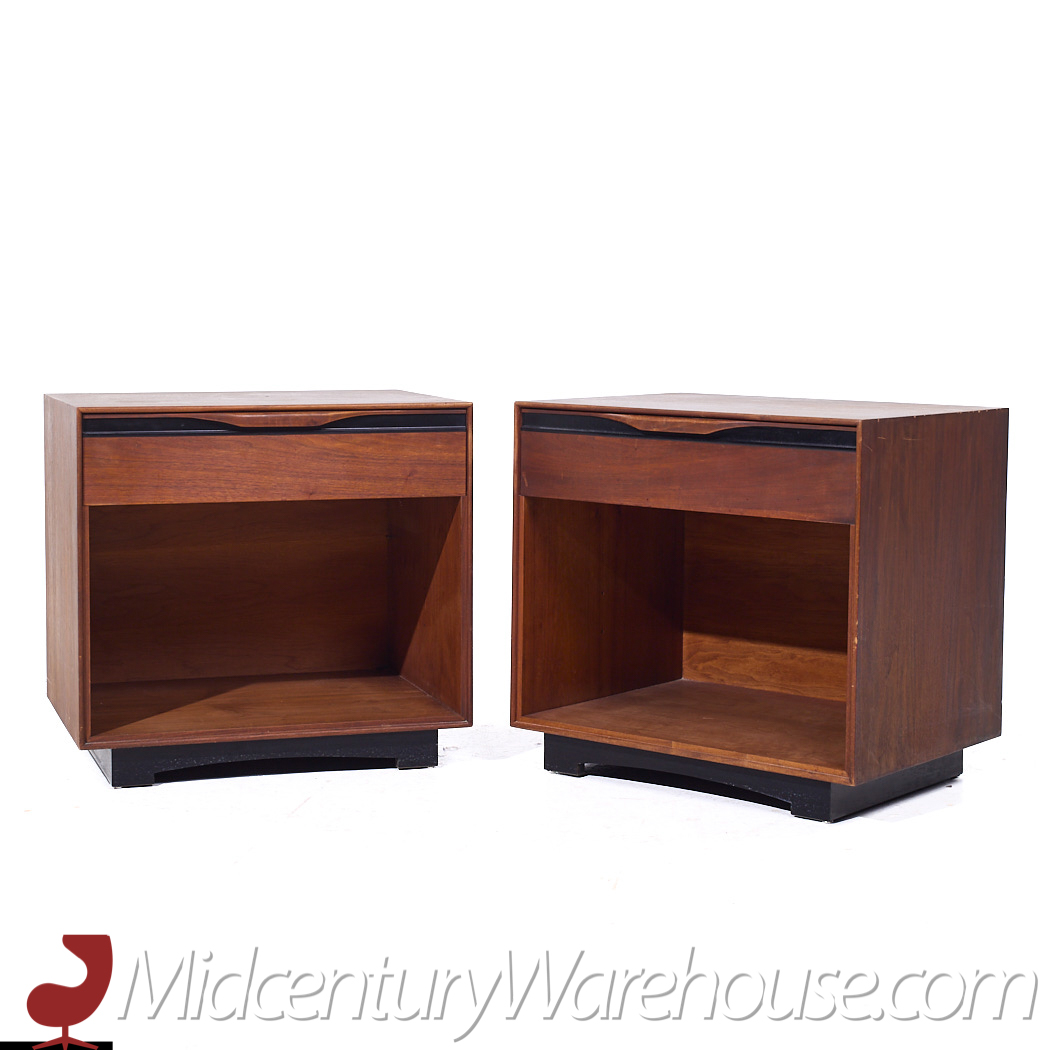 John Kapel for Glenn of California Mid Century Walnut Nightstands - Pair