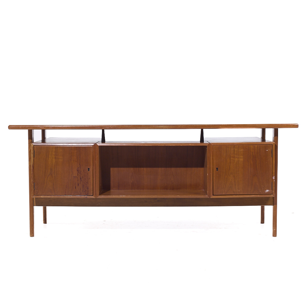 Kai Kristiansen for Feldballes Møbelfabrik Mid Century Danish Floating Teak Desk