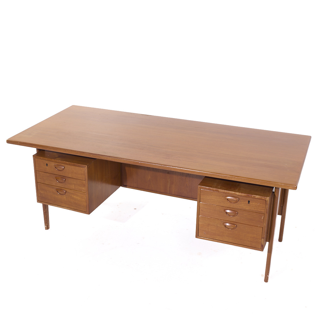 Kai Kristiansen for Feldballes Møbelfabrik Mid Century Danish Floating Teak Desk