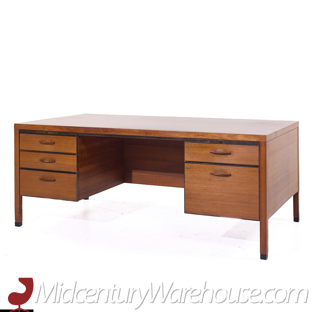 Kipp Stewart for Directional by Calvin Mid Century Walnut Executive Desk