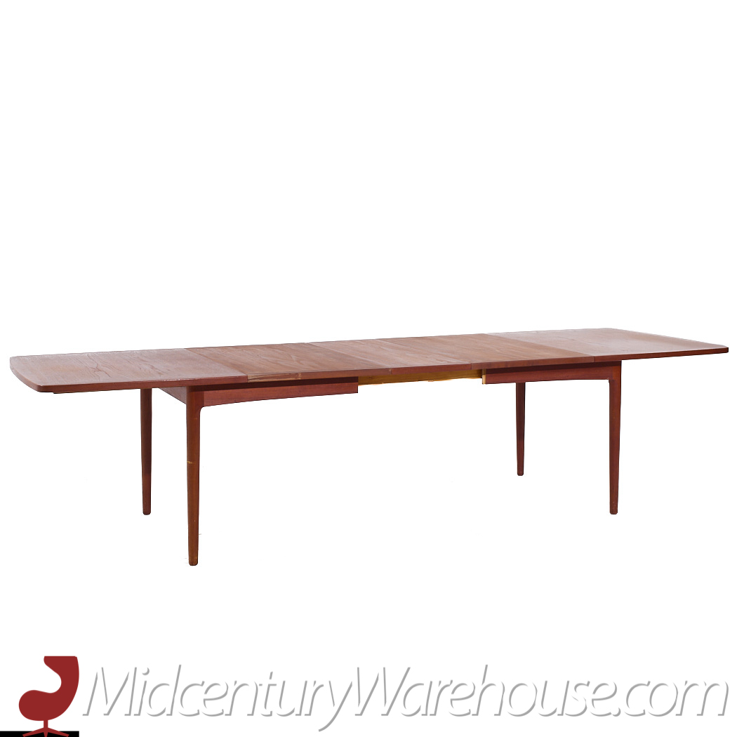 Erik Wørts Mid Century Danish Teak Expanding Dining Table with 4 Leaves