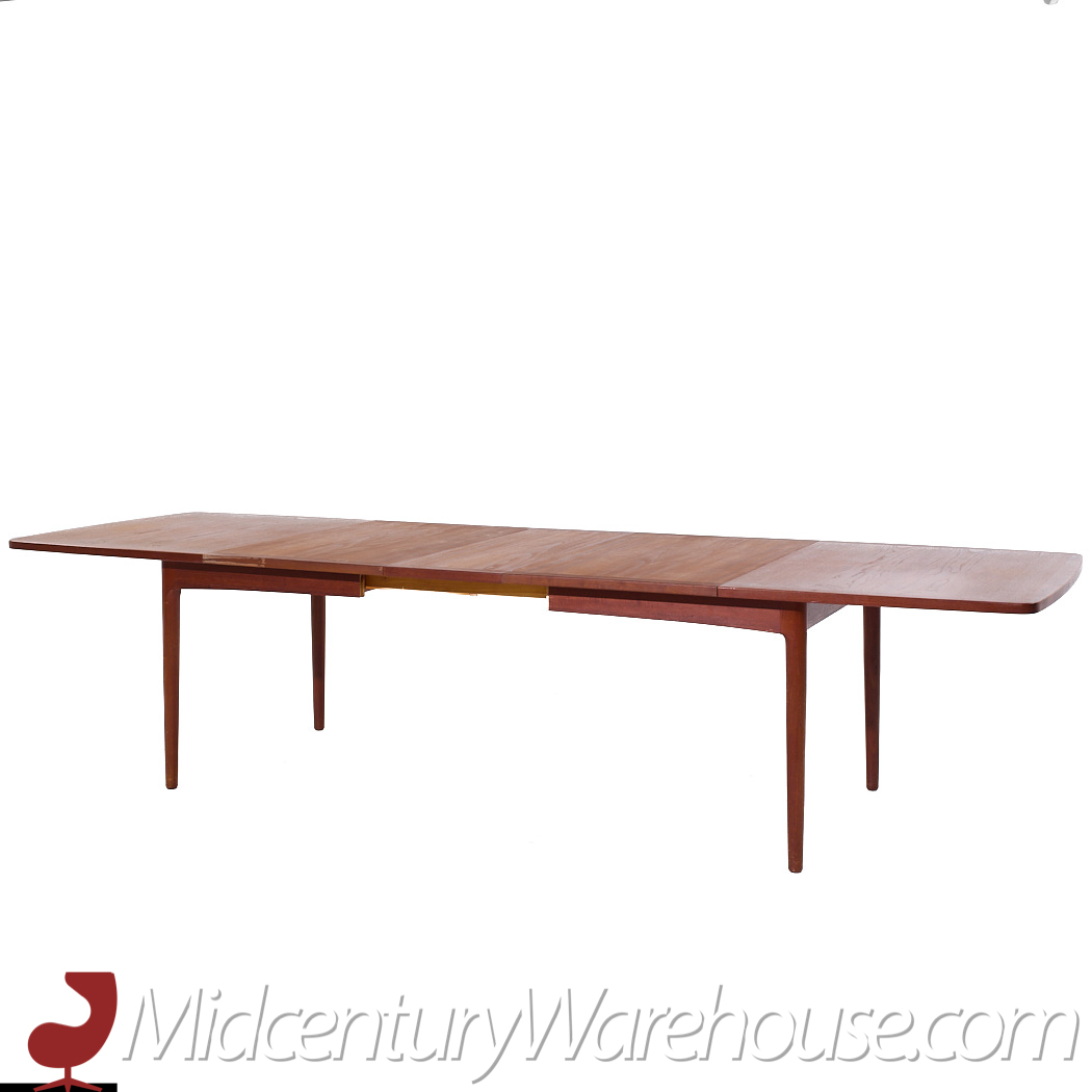 Erik Wørts Mid Century Danish Teak Expanding Dining Table with 4 Leaves