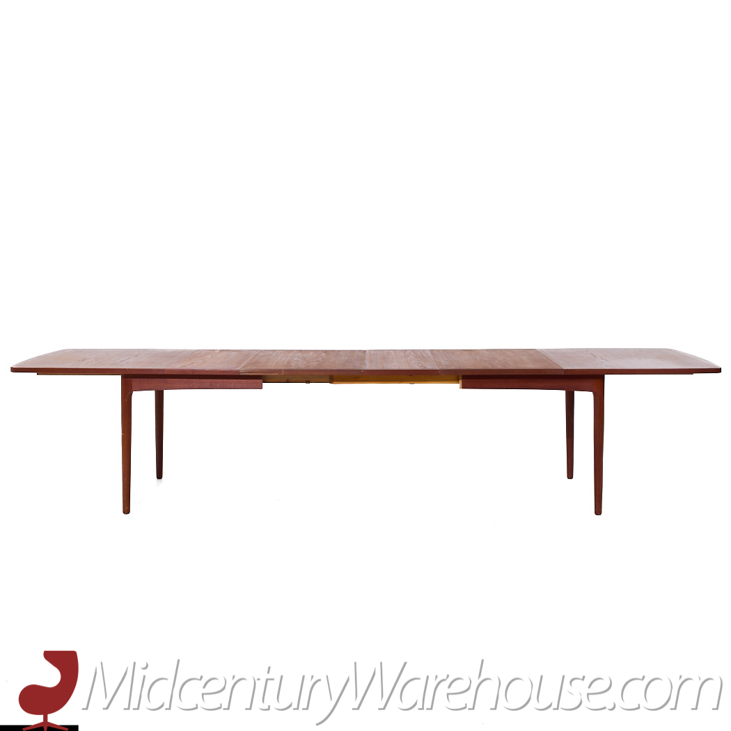 Erik Wørts Mid Century Danish Teak Expanding Dining Table with 4 Leaves