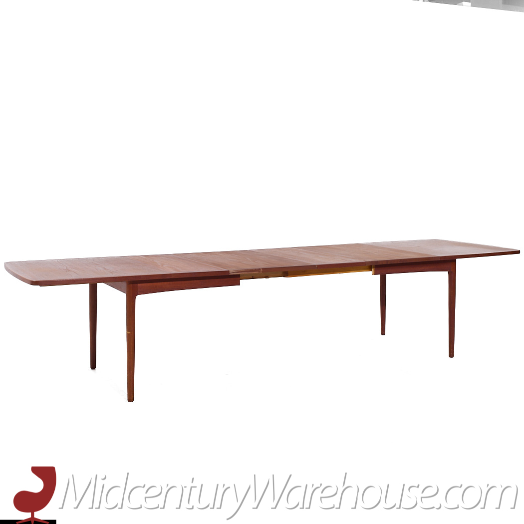 Erik Wørts Mid Century Danish Teak Expanding Dining Table with 4 Leaves