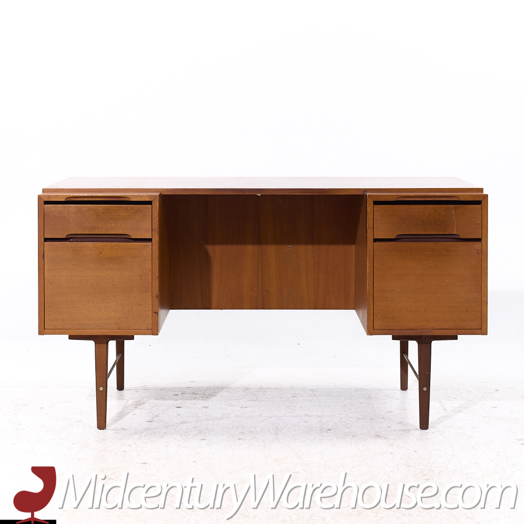 Kipp Stewart for Glenn of California Mid Century Walnut Desk