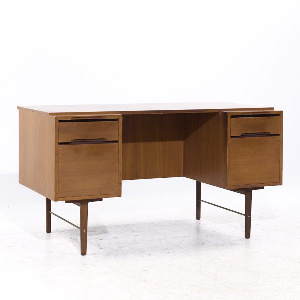 Kipp Stewart for Glenn of California Mid Century Walnut Desk