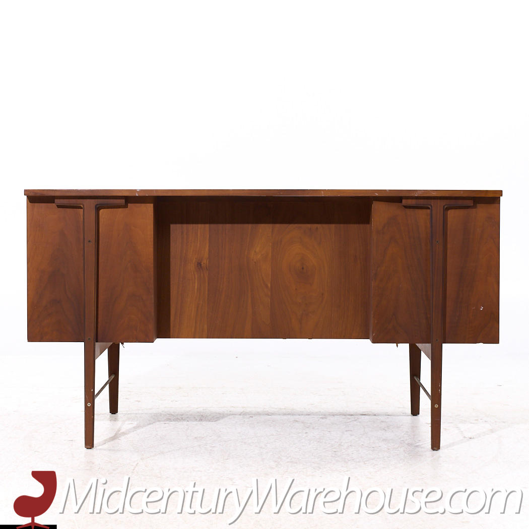 Kipp Stewart for Glenn of California Mid Century Walnut Desk