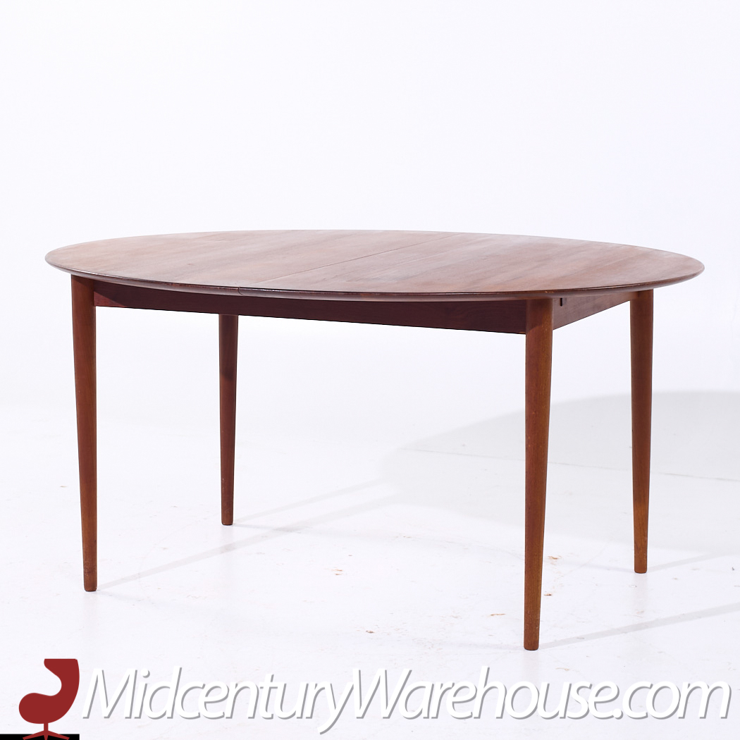 Peter Hvidt Style Mid Century Danish Teak Dining Expanding Dining Table with 2 Leaves