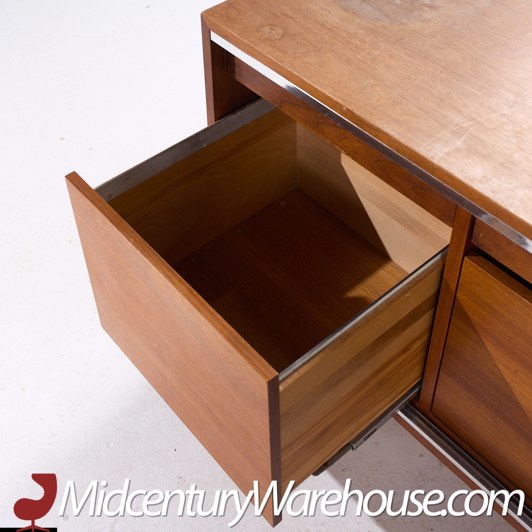 George Nelson for Herman Miller 9000 Series Mid Century Walnut Desk and Return
