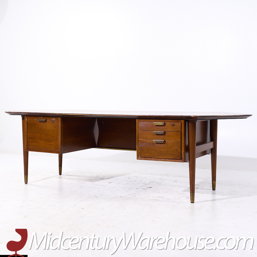 Standard Furniture Mid Century Walnut Boomerang Executive Desk
