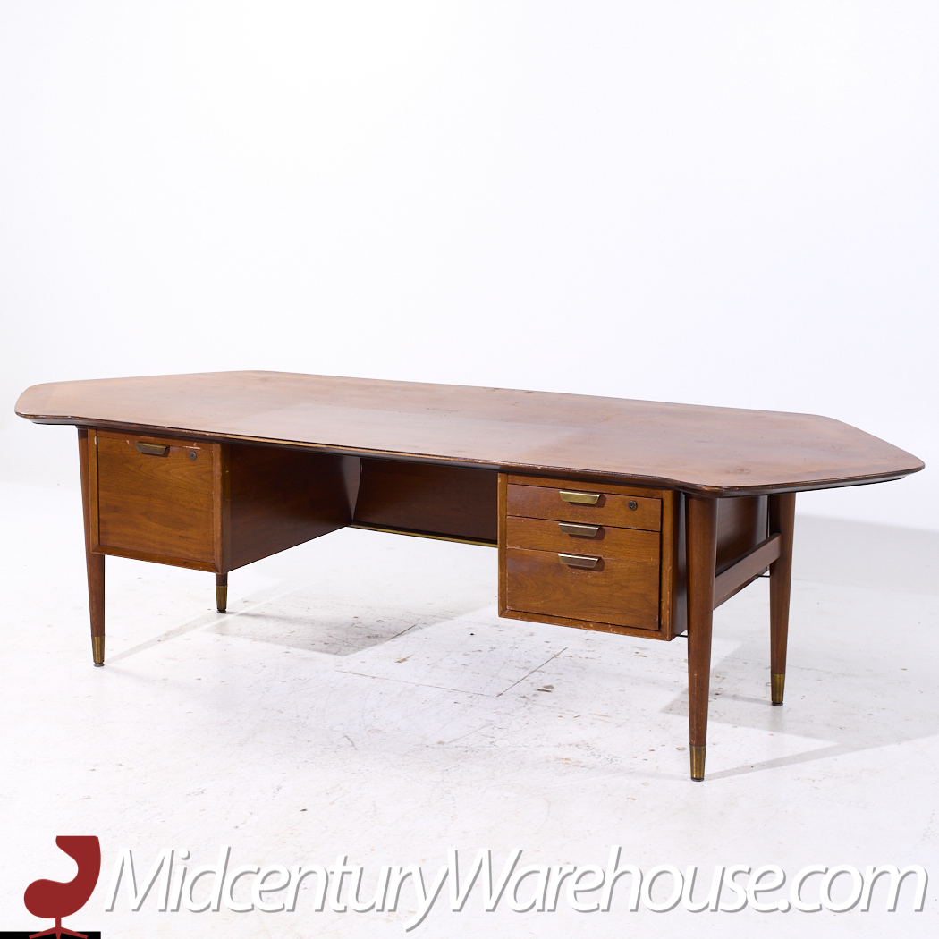 Standard Furniture Mid Century Walnut Boomerang Executive Desk