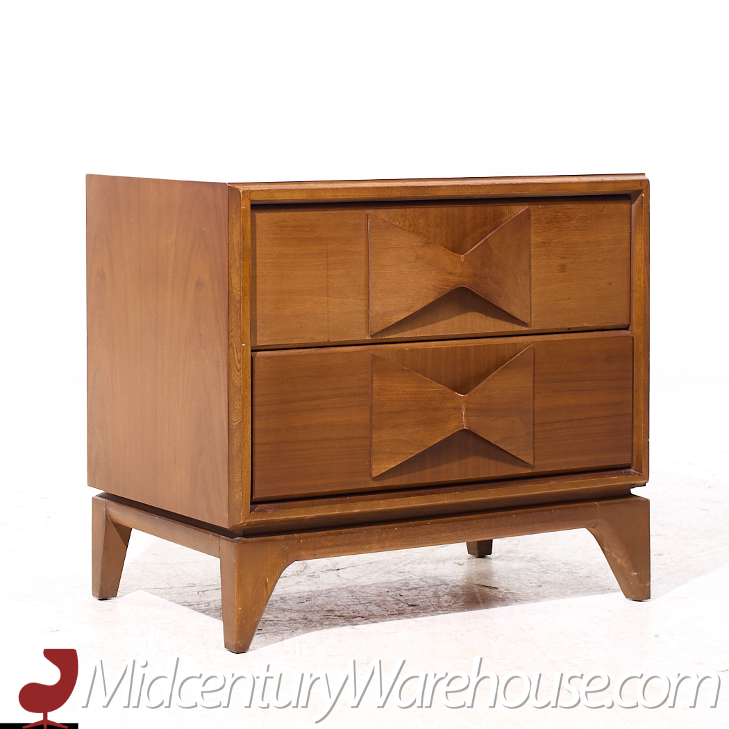 Broyhill Brasilia Style Mid Century Walnut Nightstands - Pair