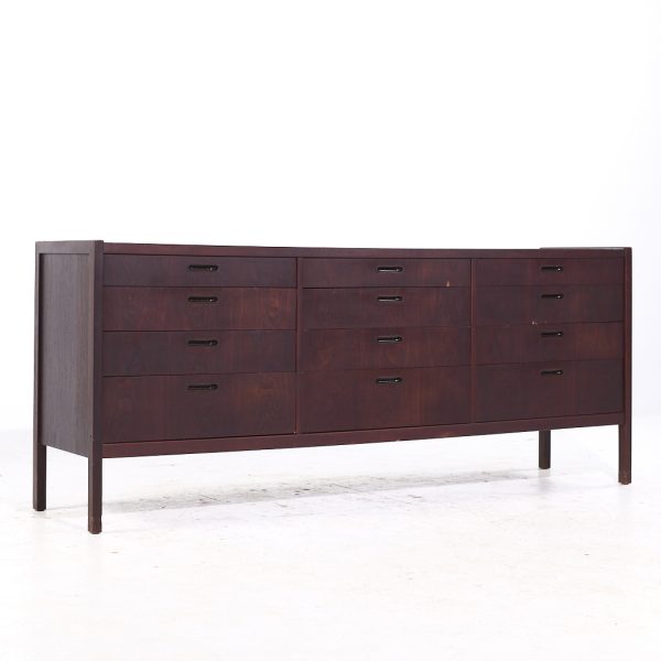 Jack Cartwright for Founders Style Mid Century Walnut 12-drawer Dresser