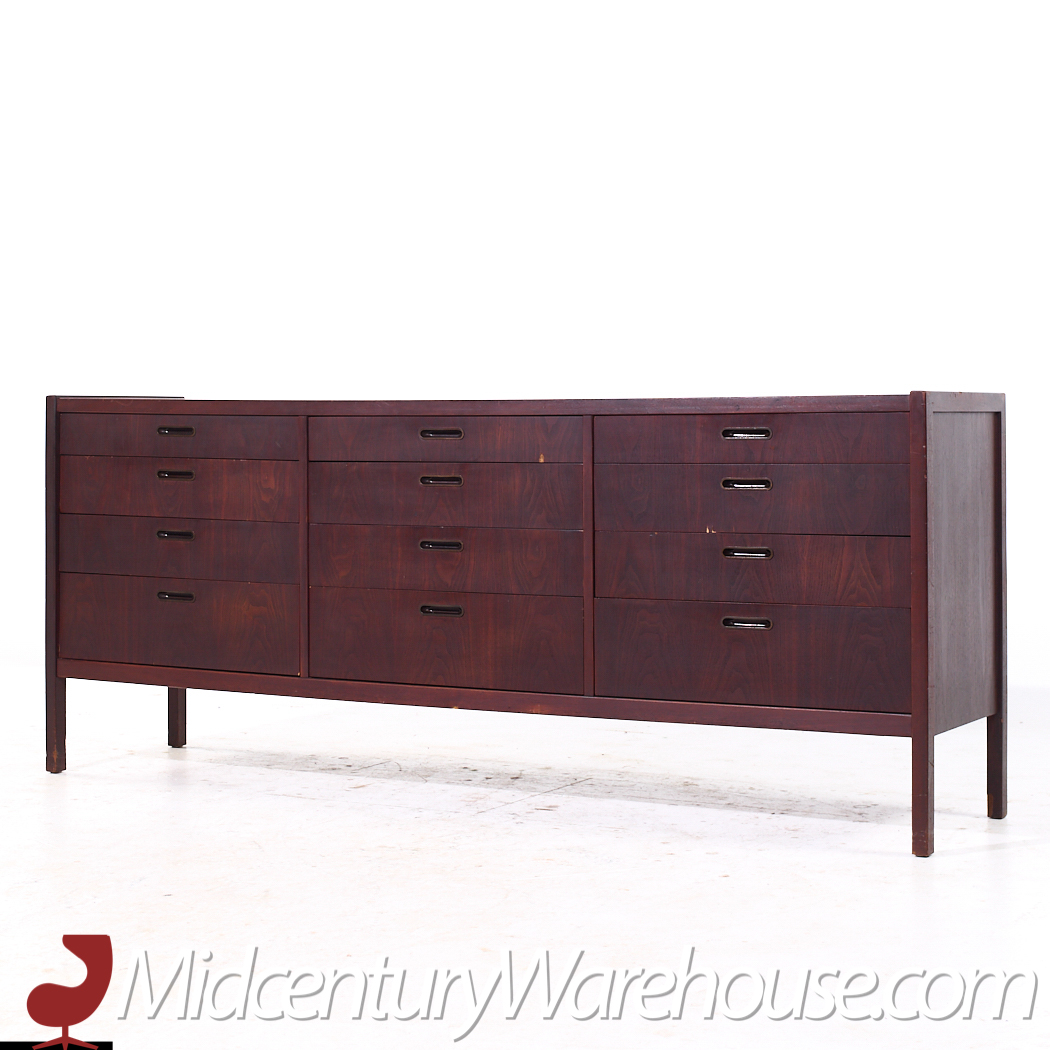 Jack Cartwright for Founders Style Mid Century Walnut 12-drawer Dresser