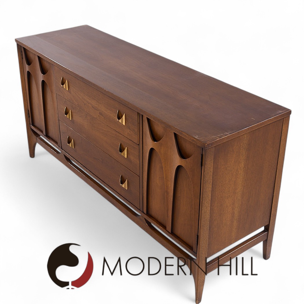 Broyhill Brasilia Mid Century Walnut Credenza and Hutch