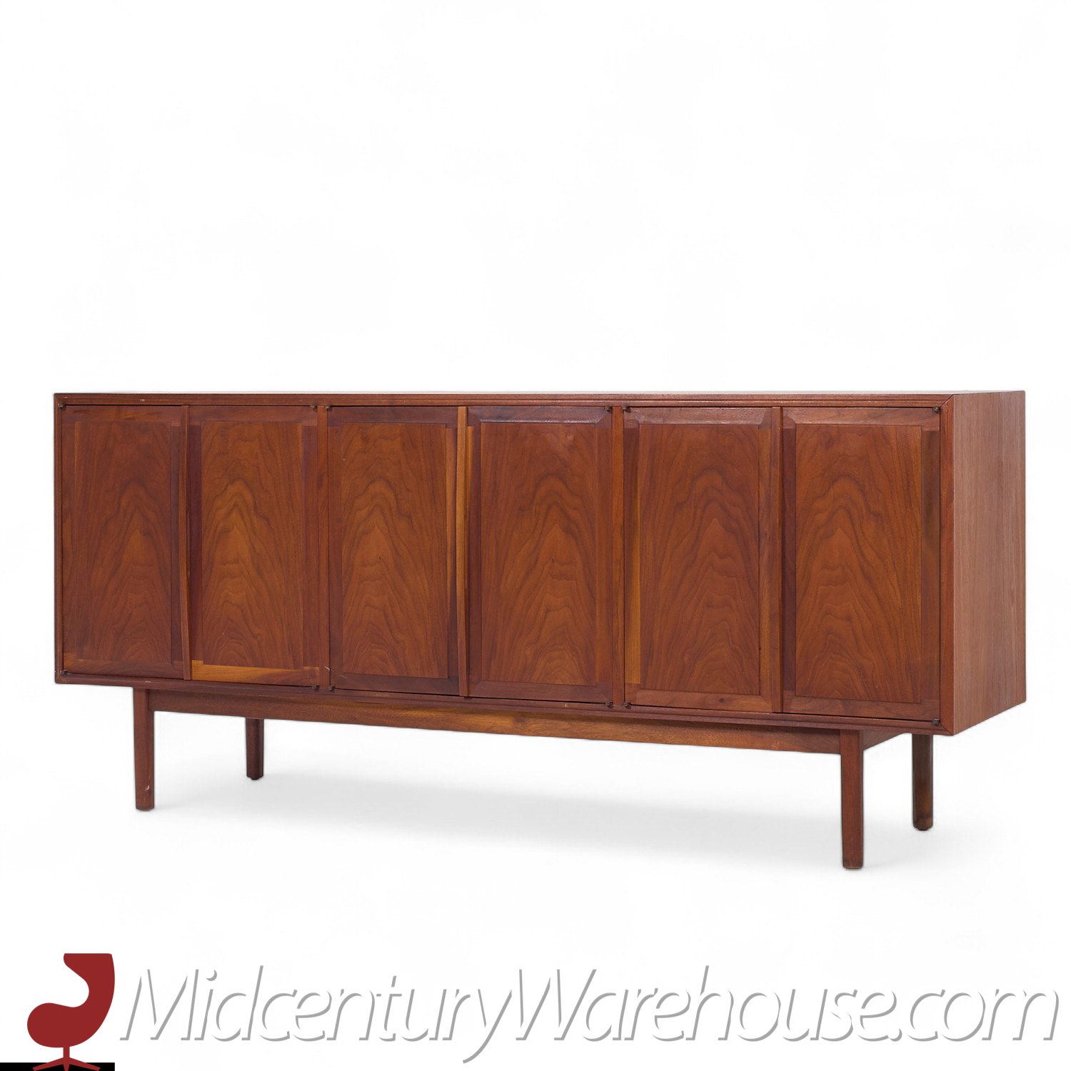 Jack Cartwright for Founders Mid Century Walnut Credenza and Hutch