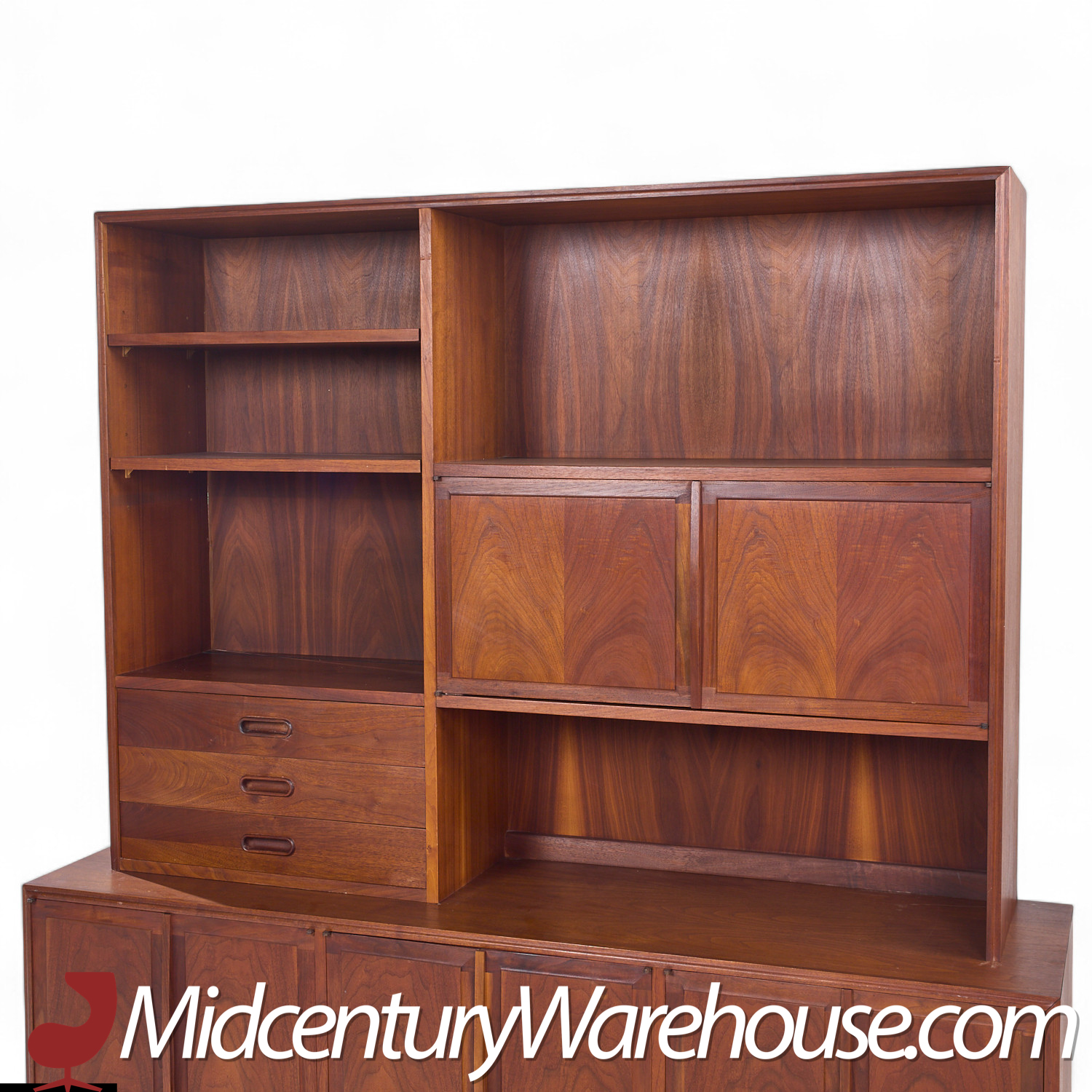Jack Cartwright for Founders Mid Century Walnut Credenza and Hutch