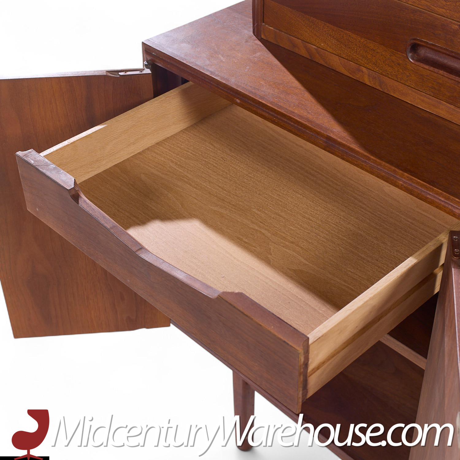 Jack Cartwright for Founders Mid Century Walnut Credenza and Hutch