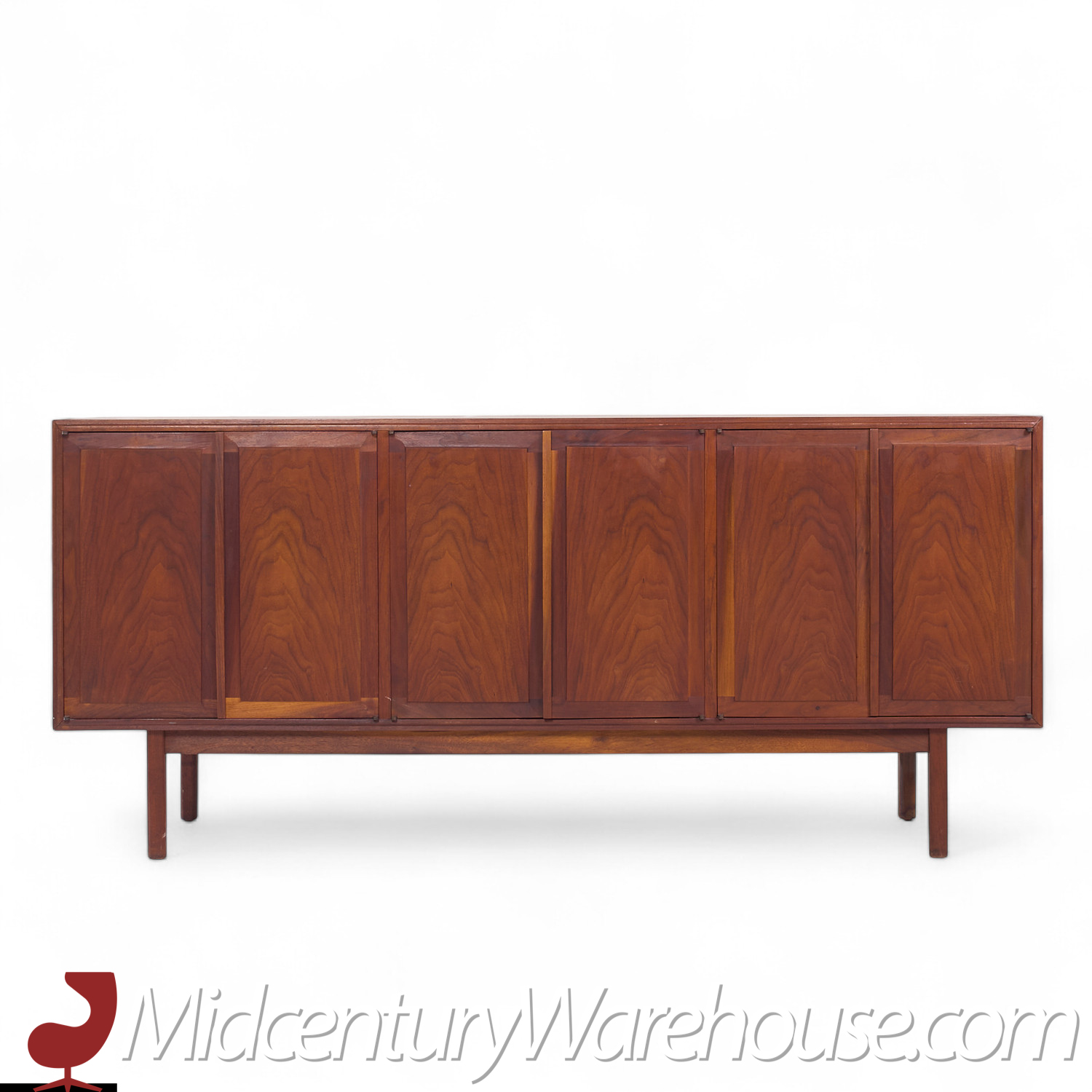 Jack Cartwright for Founders Mid Century Walnut Credenza and Hutch