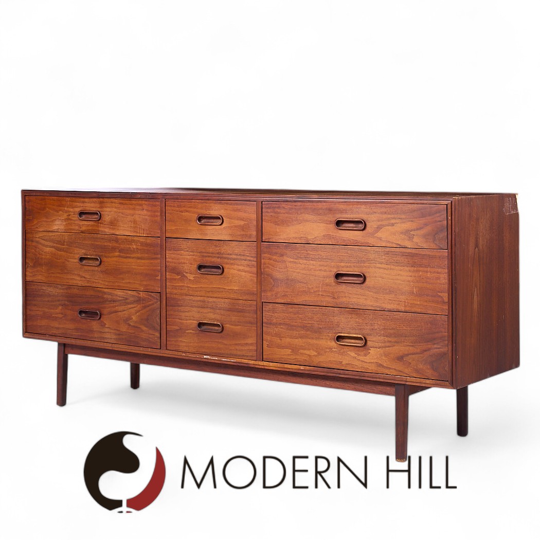 Jack Cartwright for Founders Mid Century Walnut Lowboy Dresser