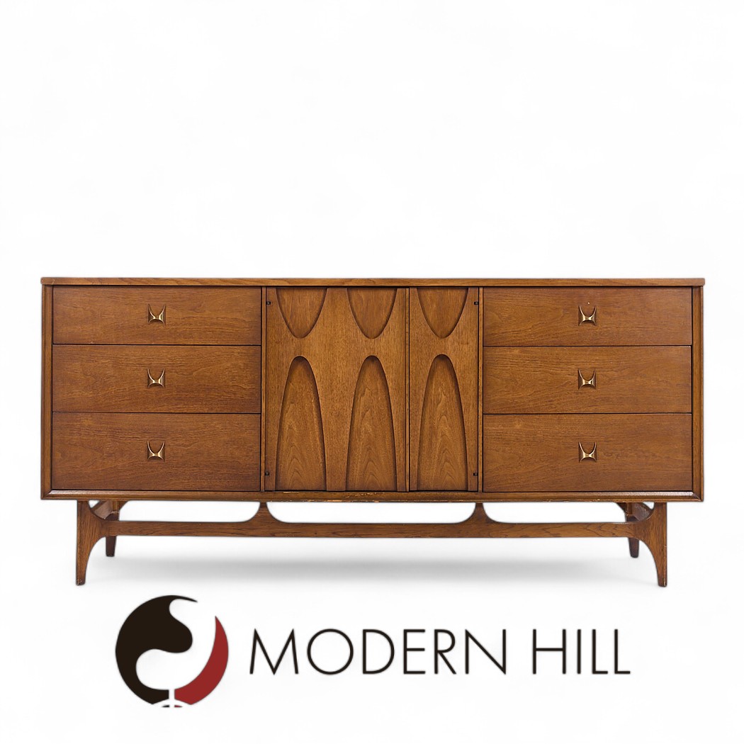 Broyhill Brasilia Mid Century Walnut 9-drawer Lowboy Dresser