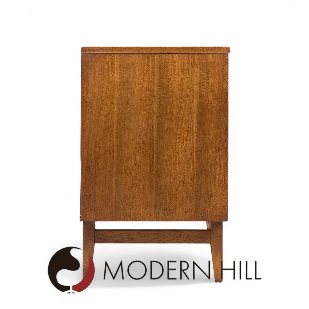 Broyhill Brasilia Mid Century Walnut 9-drawer Lowboy Dresser