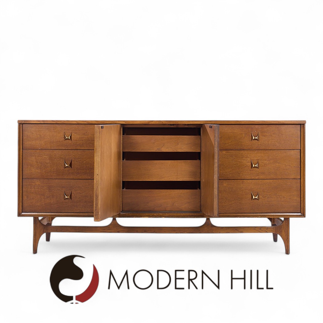 Broyhill Brasilia Mid Century Walnut 9-drawer Lowboy Dresser